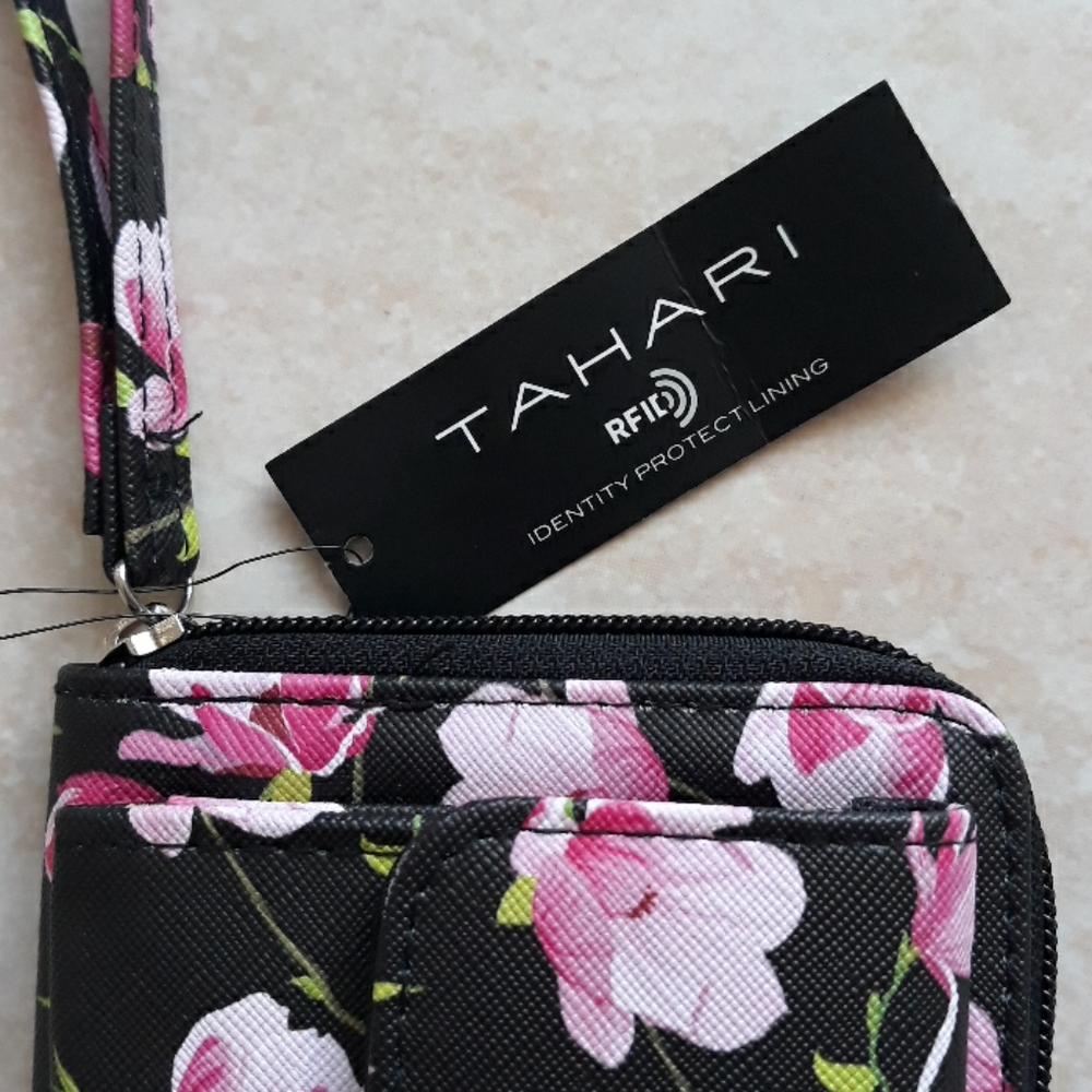 3x*Host Pick*Tahari RFID pretty wristlet - Picture 6 of 16